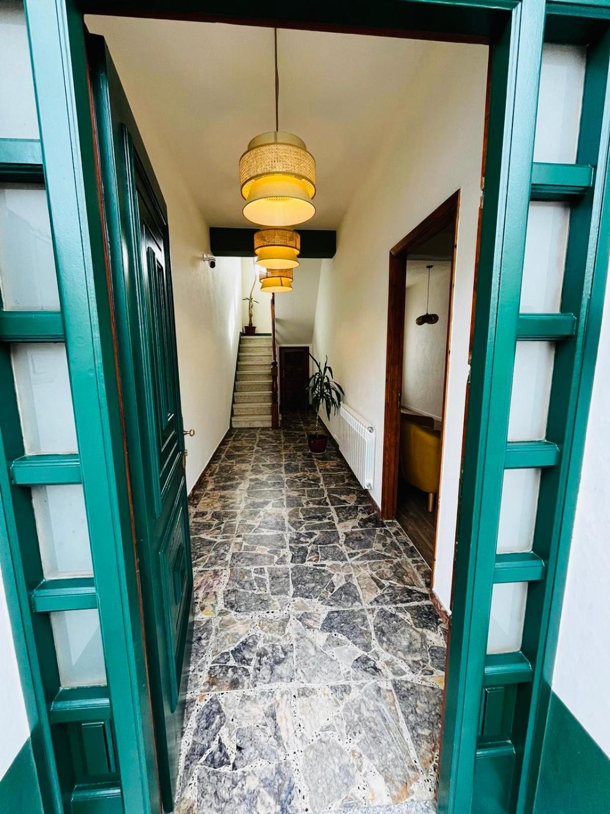 Casa Grande Do Costureiro-Para Grupos En Portomarin Con Terraza Y Vistas Ngoại thất bức ảnh